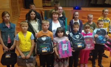 Подарки от Магомеда Курбайлова накануне 1 сентября получили школьники Нижнеилимского и Усть-Кутского районов